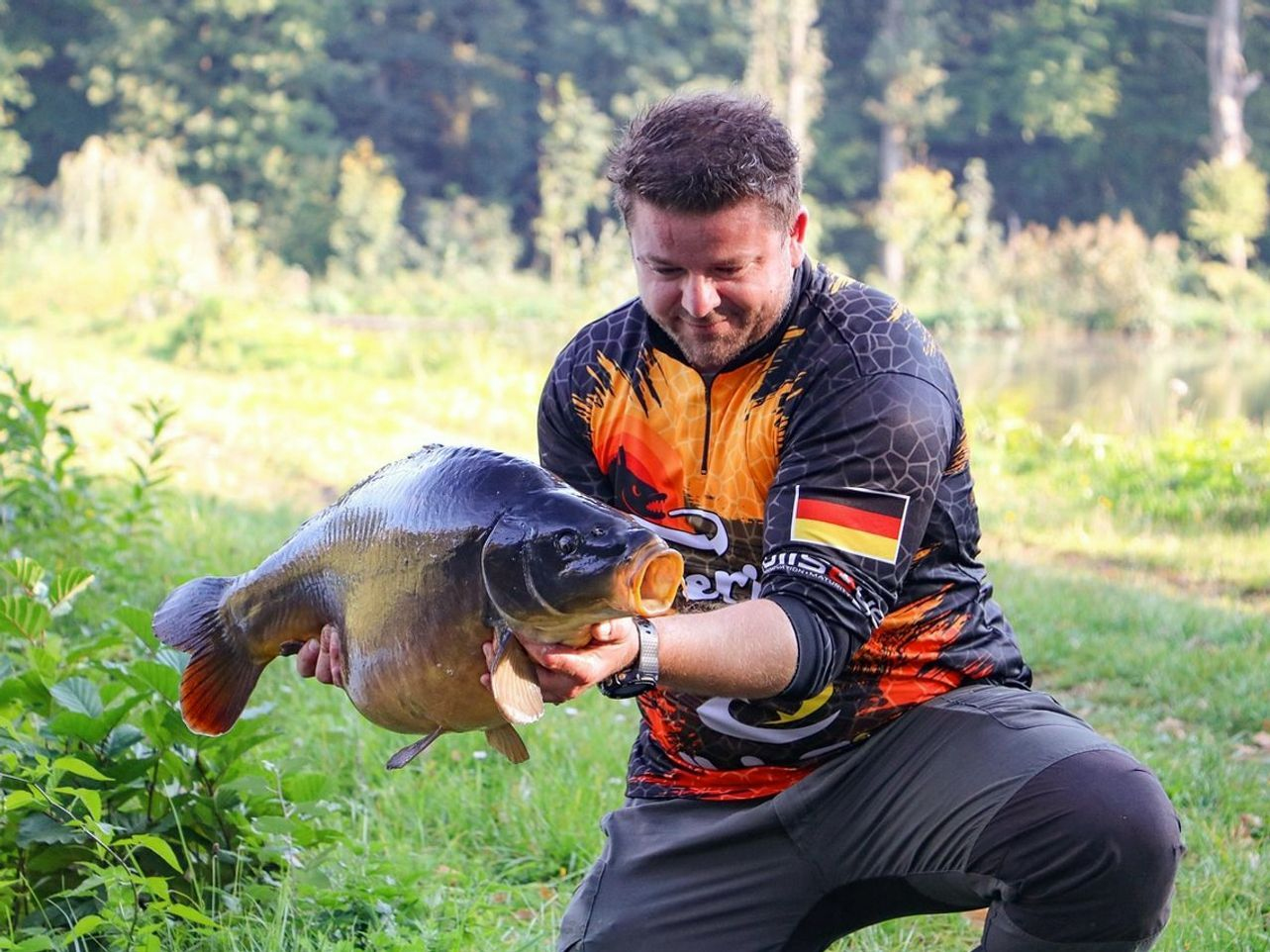 Quiosque com lanches e bebidas para os pescadores